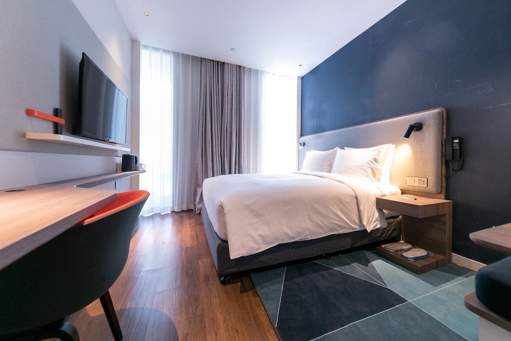 Holiday Inn Express Shanghai Tangzhen By Ihg - 20 Mins To Disney Land מראה חיצוני תמונה