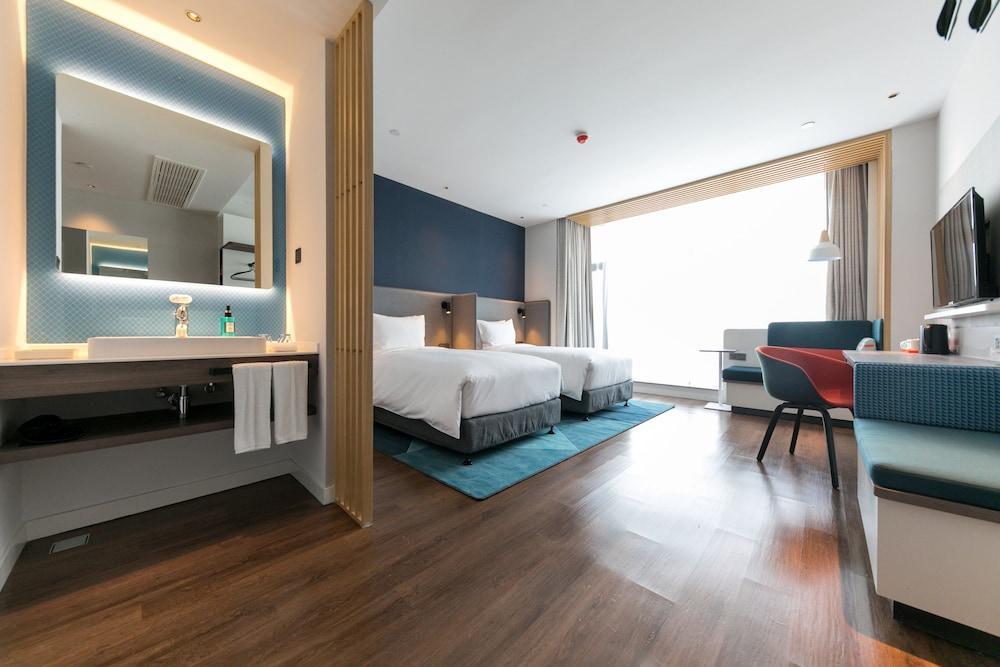 Holiday Inn Express Shanghai Tangzhen By Ihg - 20 Mins To Disney Land מראה חיצוני תמונה