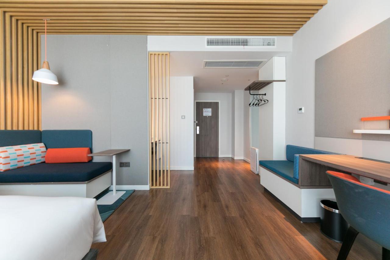 Holiday Inn Express Shanghai Tangzhen By Ihg - 20 Mins To Disney Land מראה חיצוני תמונה