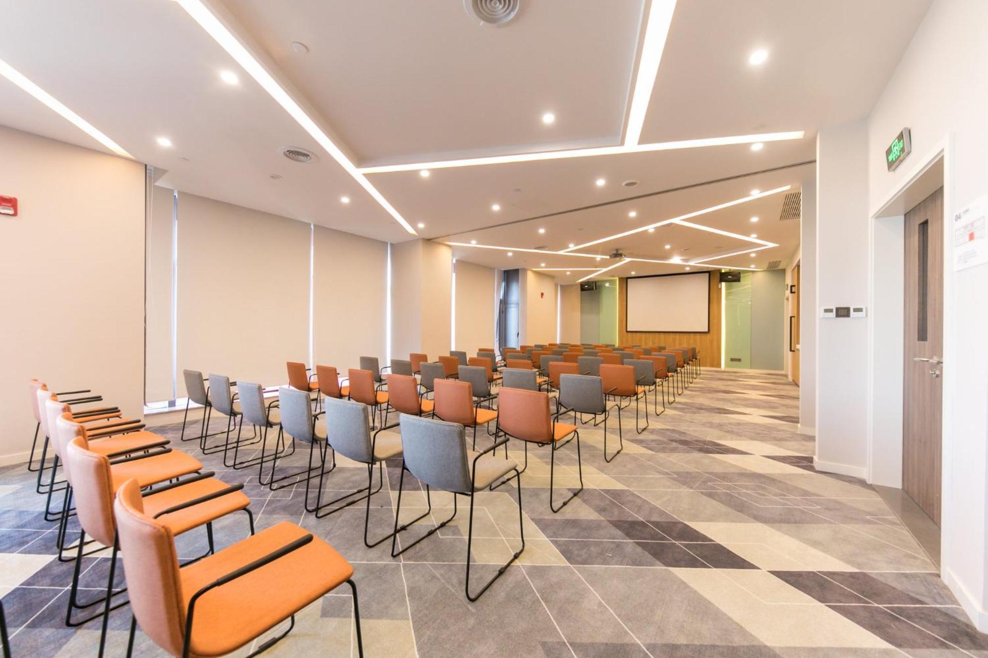Holiday Inn Express Shanghai Tangzhen By Ihg - 20 Mins To Disney Land מראה חיצוני תמונה