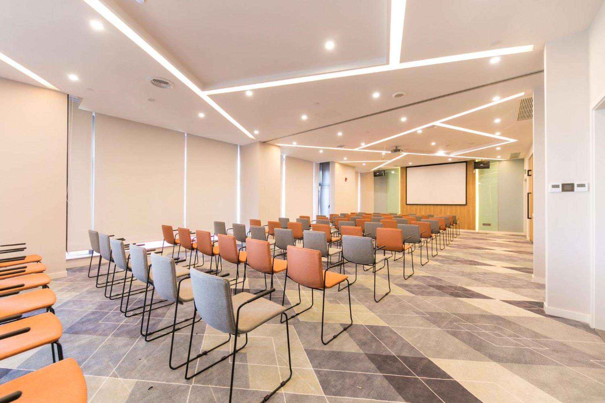Holiday Inn Express Shanghai Tangzhen By Ihg - 20 Mins To Disney Land מראה חיצוני תמונה